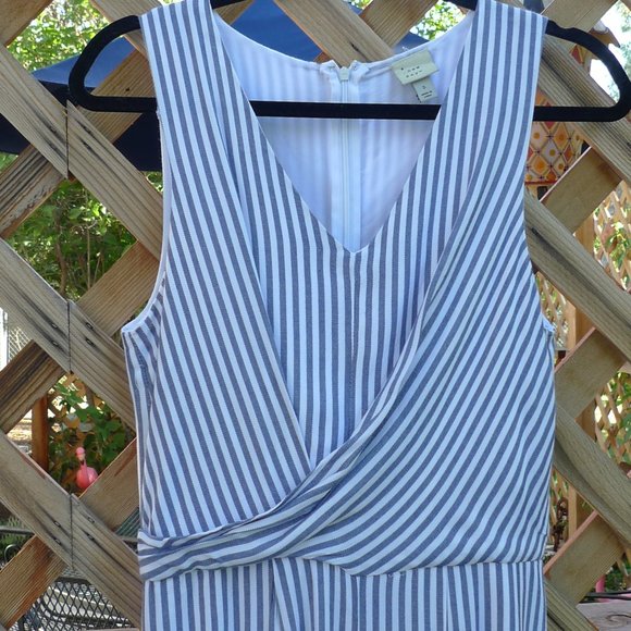 STRIPE DRAPE FRONT JUMPSUIT - Picture 4 of 7